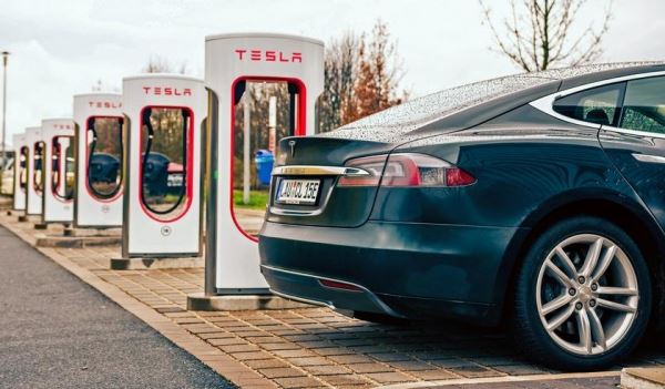 <br />
					Илон Маск: зарядные станции Tesla Supercharger появятся в Украине в 2019 году<br />
				