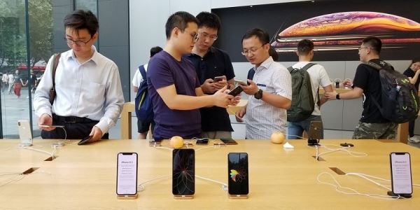 <br />
					Крупные китайские компании объявили бойкот Apple<br />
				