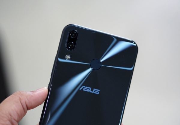 <br />
					Asus Zenfone 5 Max с Android Pie на борту и чипом Snapdragon 660 «засветился» в Geekbench<br />
				